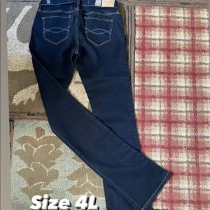 Brand new , tags attached, excellent condition.